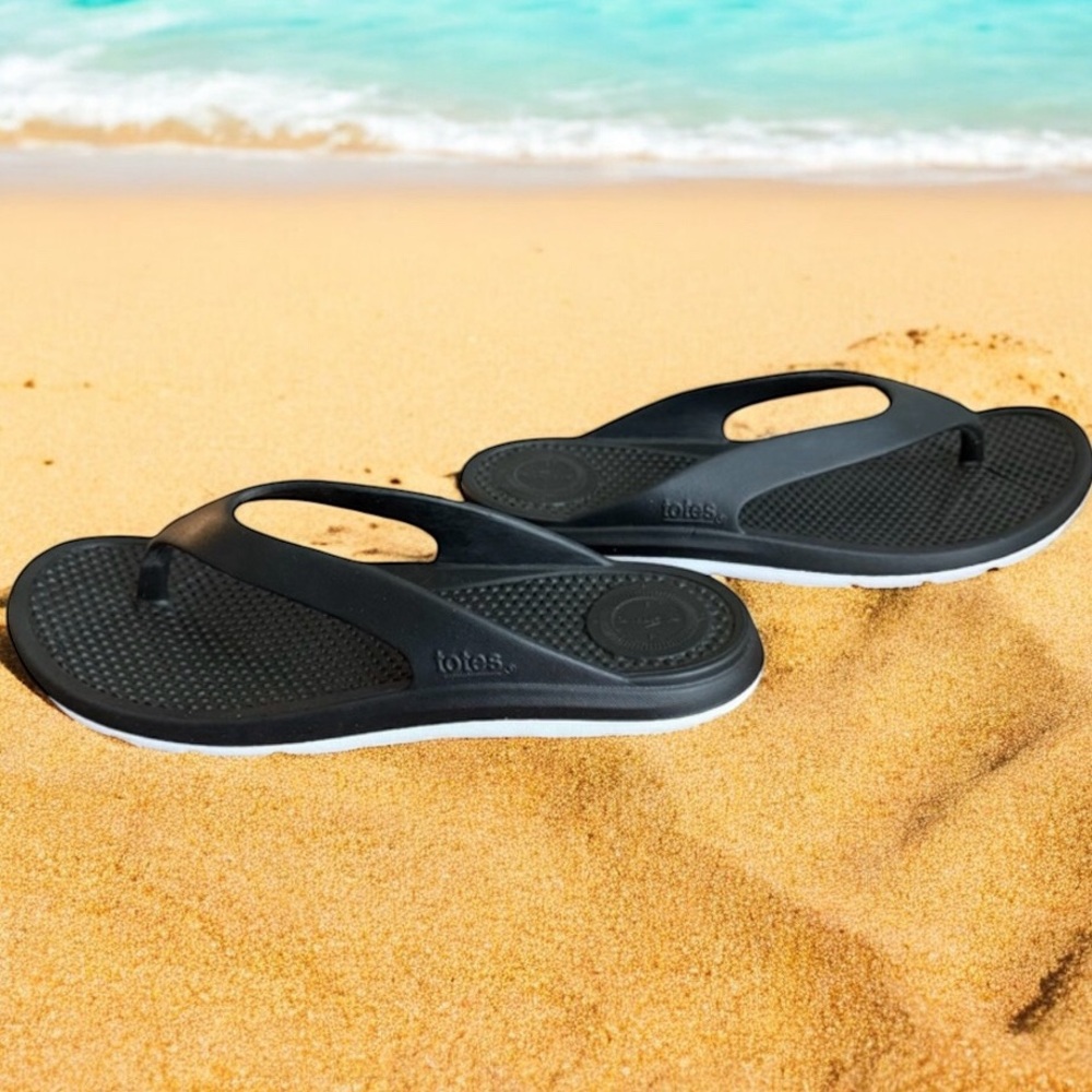 🎉HP🎉Totes Everywhere Women’s Black and White Thong Sandals Size US 11🎉HP🎉 - Picture 2 of 5